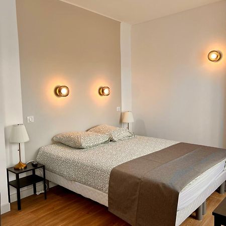 Studio 4 Pers Face Gare Sncf Appart Hotel Le Cygne D4 Бурж Экстерьер фото